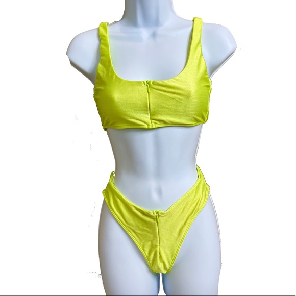 Yellowish greenish bikini - Picture 2 of 2